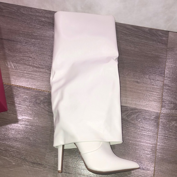 Shoe Dazzle Shoes - Shoe Dazzle No Regrets Fold White Heeled Boots with Stiletto Heel New